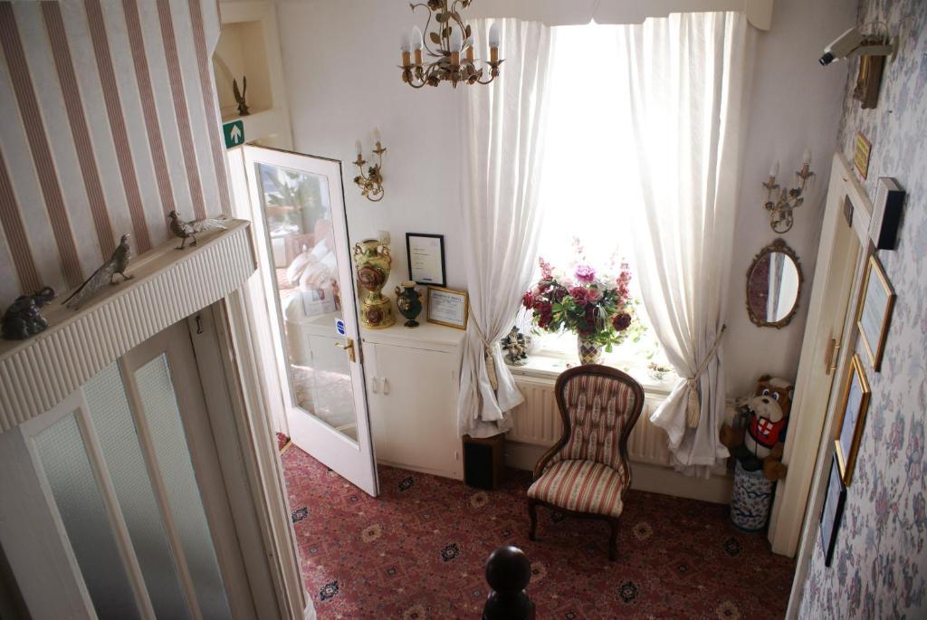 The Highfield Private Hotel ブラックプール エクステリア 写真