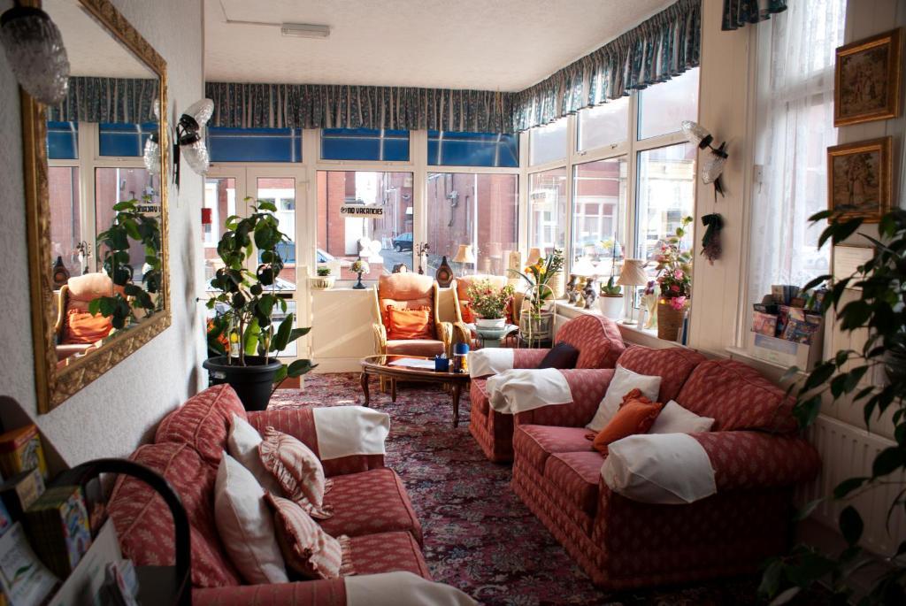 The Highfield Private Hotel ブラックプール エクステリア 写真