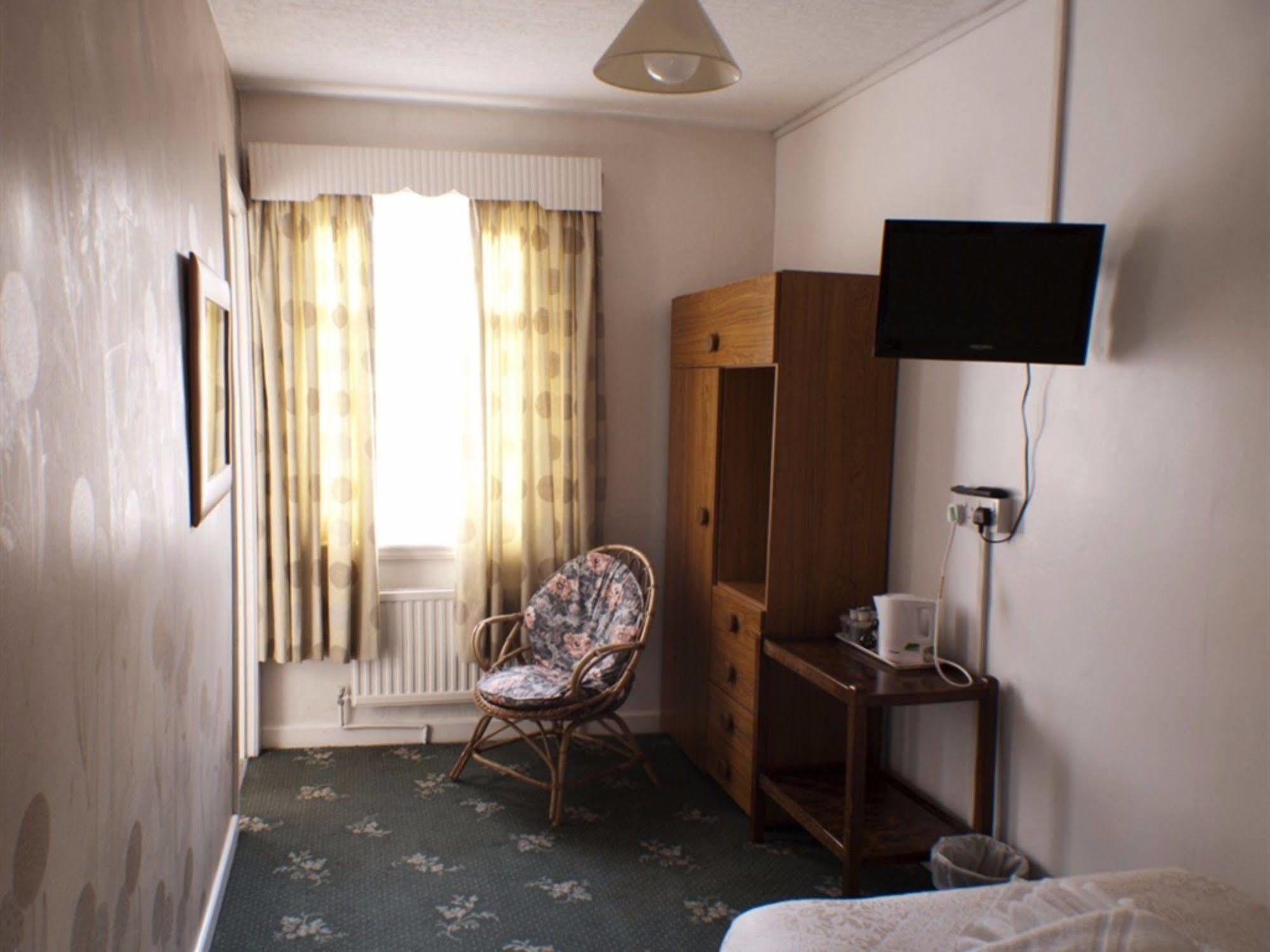 The Highfield Private Hotel ブラックプール エクステリア 写真