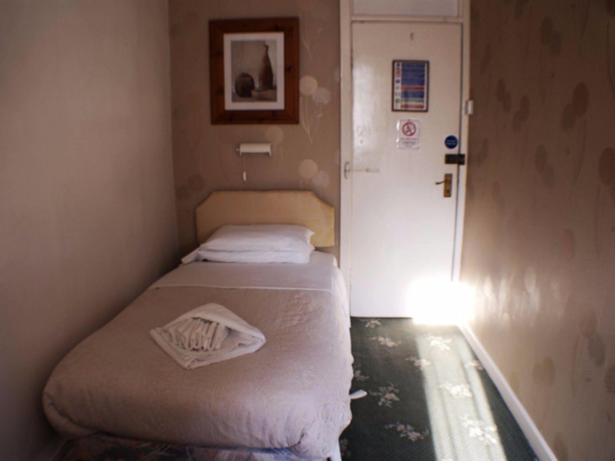The Highfield Private Hotel ブラックプール エクステリア 写真
