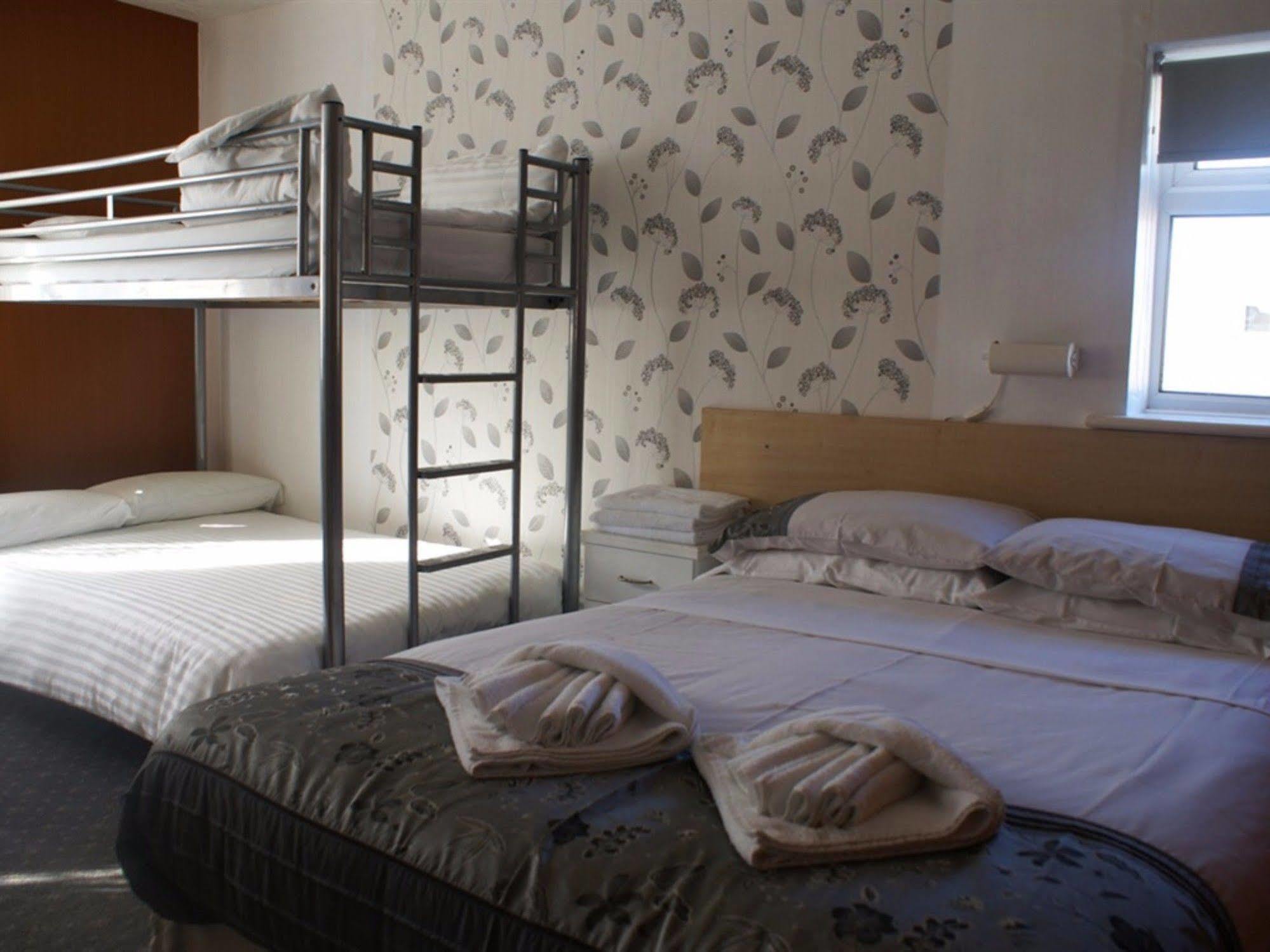 The Highfield Private Hotel ブラックプール エクステリア 写真