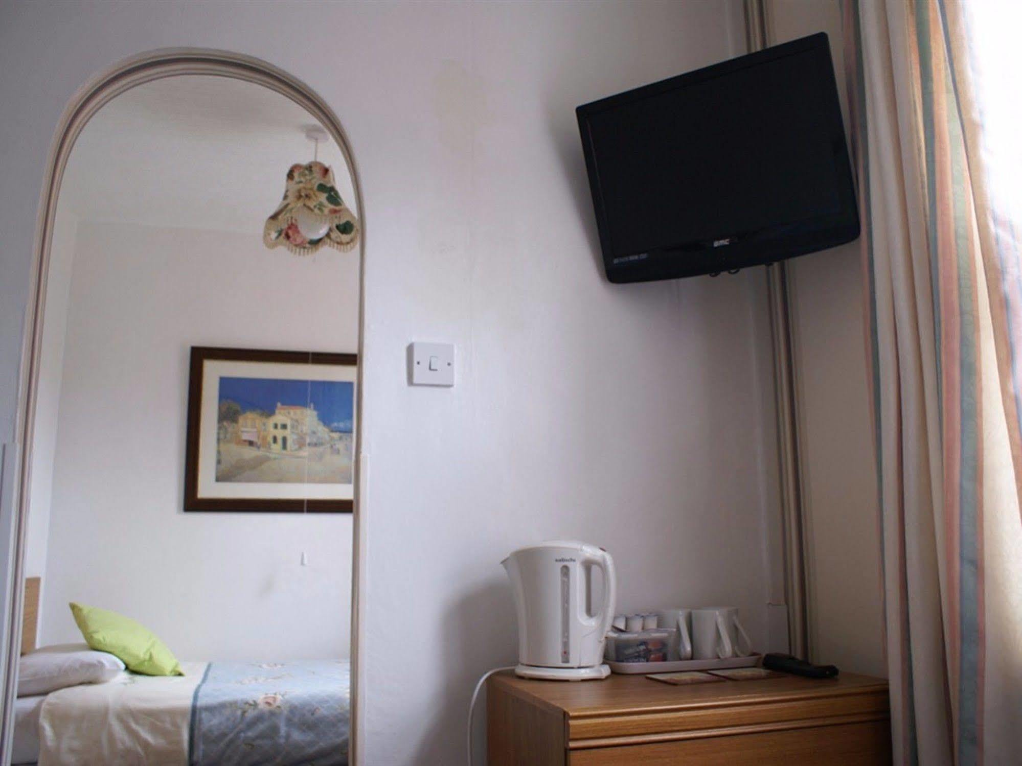 The Highfield Private Hotel ブラックプール エクステリア 写真