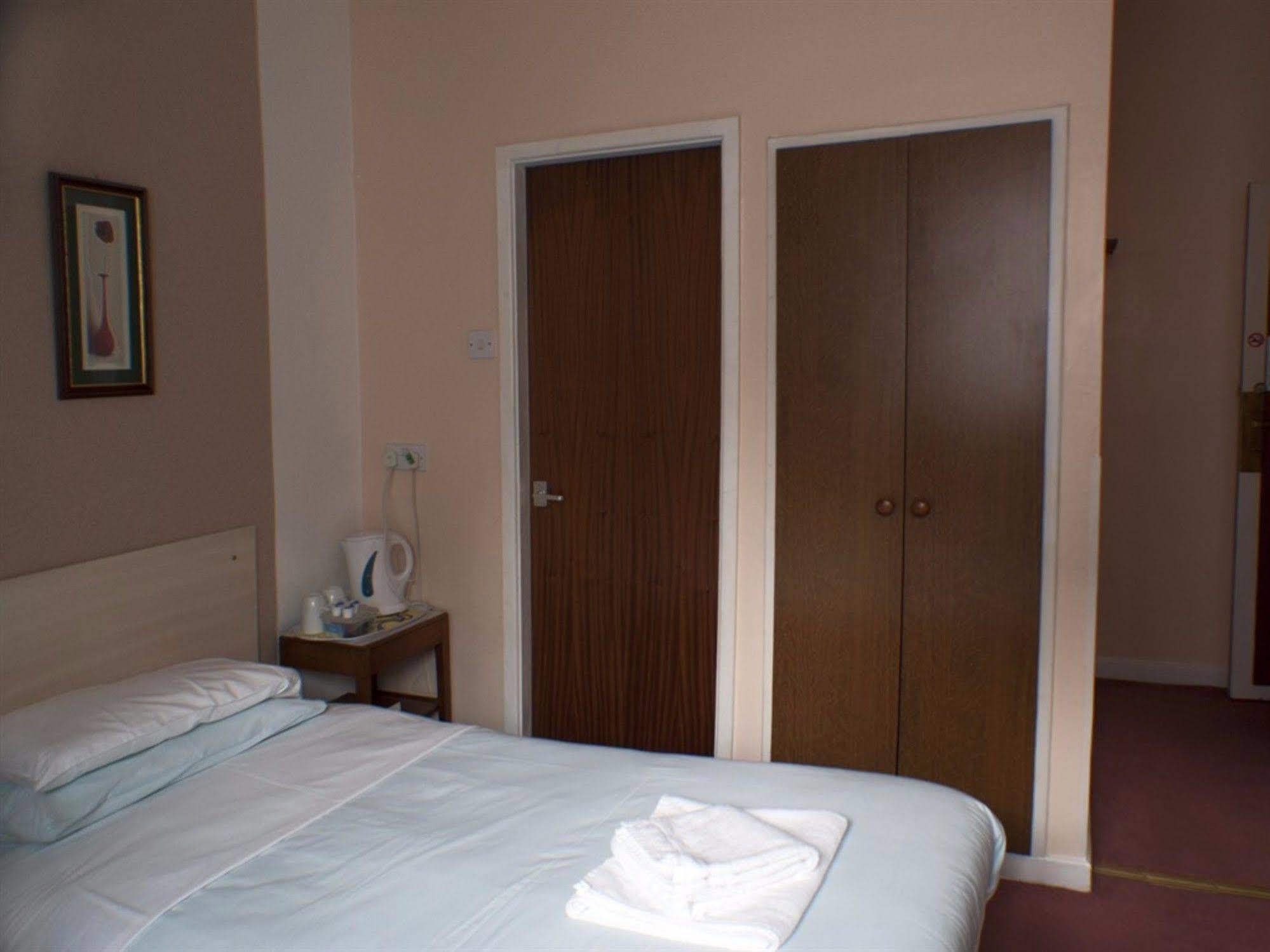 The Highfield Private Hotel ブラックプール エクステリア 写真