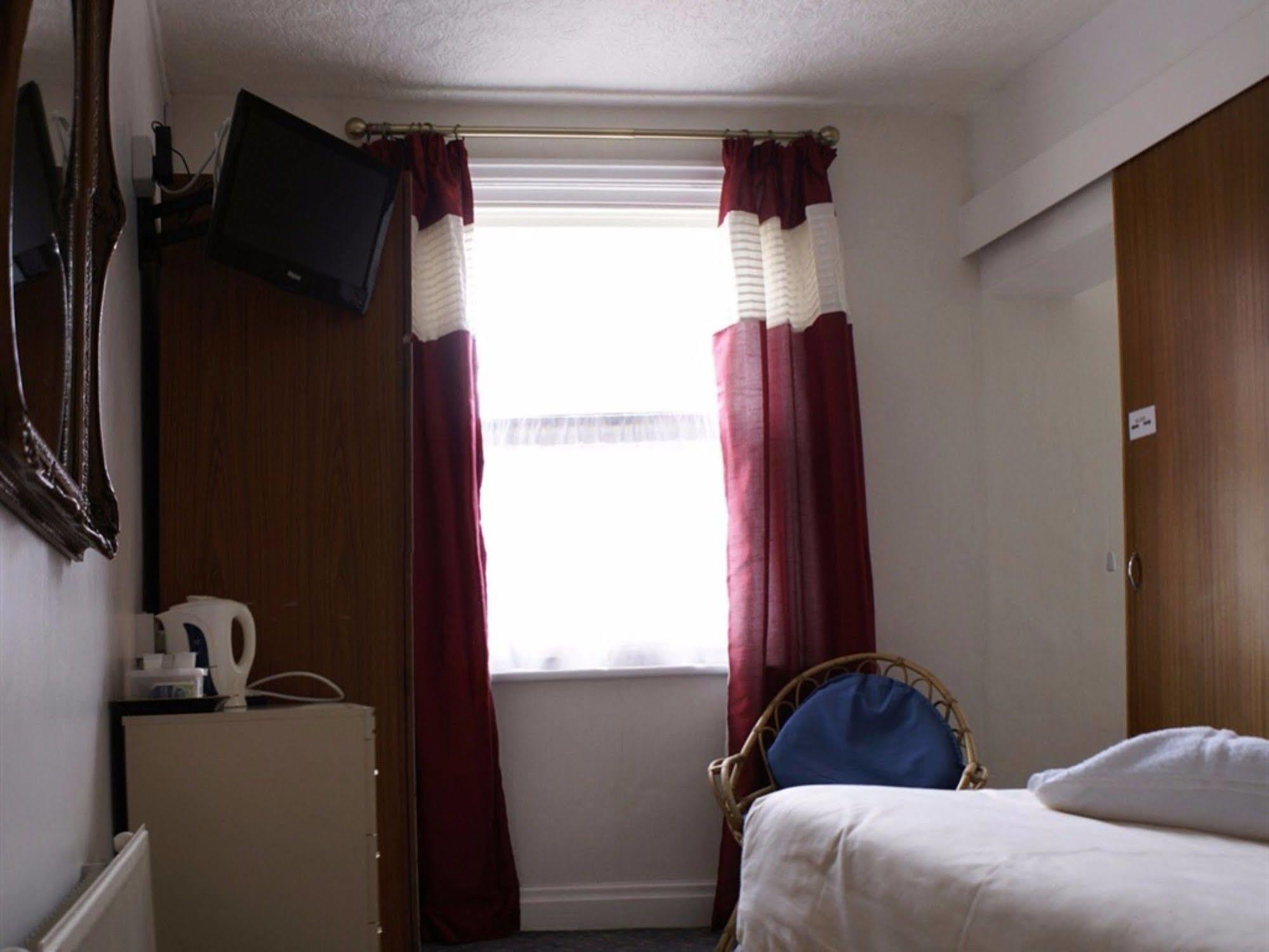 The Highfield Private Hotel ブラックプール エクステリア 写真