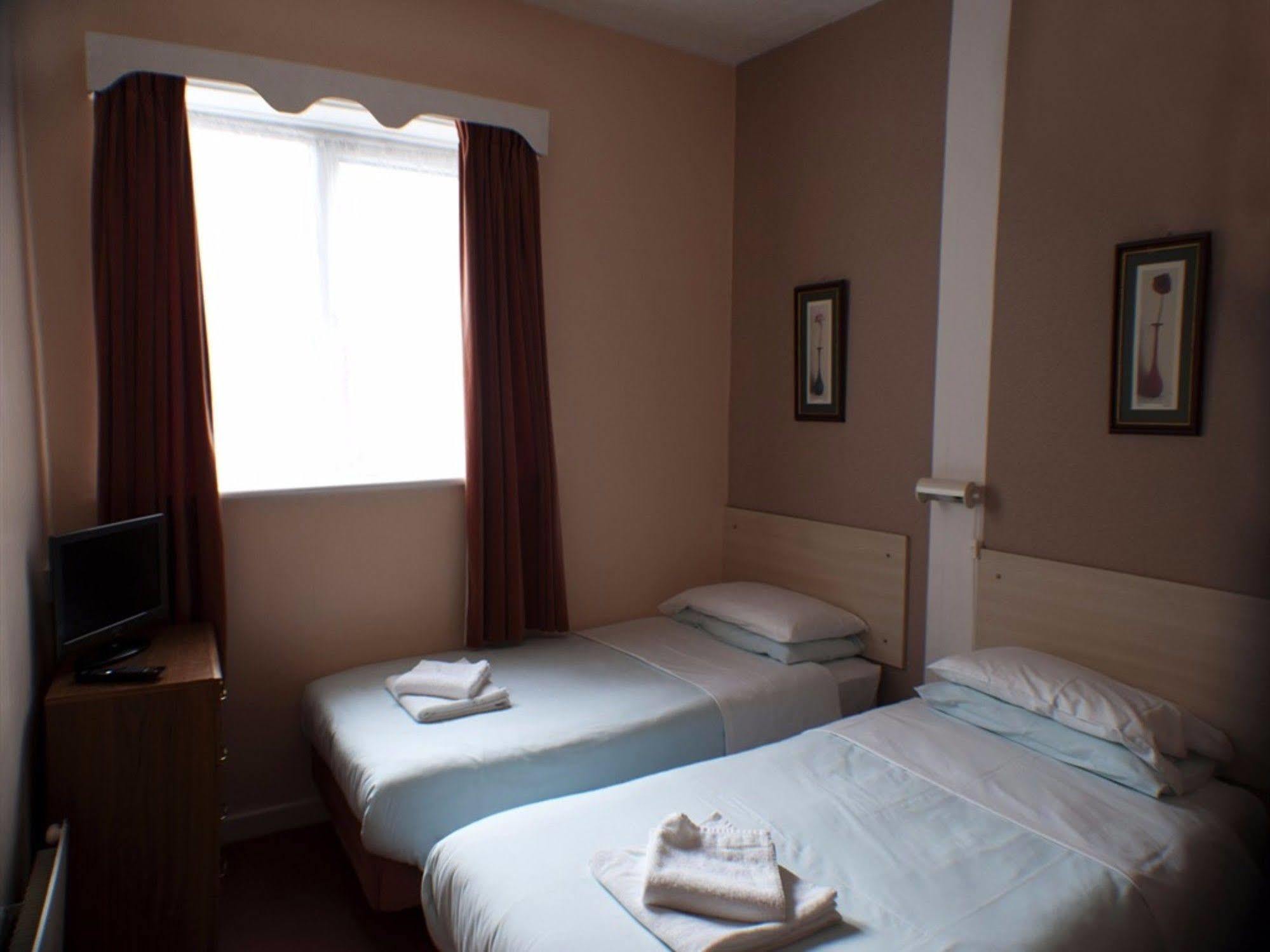 The Highfield Private Hotel ブラックプール エクステリア 写真